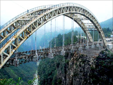 Yesanhe River Railway Bridge.