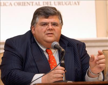 Agustin Carstens is the challenger.