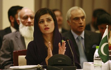 Pakistan's Foreign Minister Khar claps during the SAARC countries foreign ministers meeting in Addu, Maldives