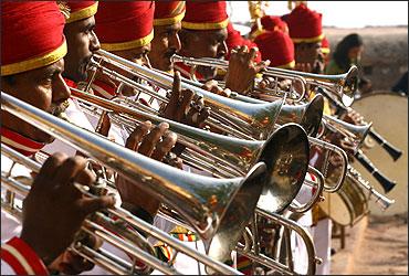 A band plays music for the guests at the Meharangarh Fort.