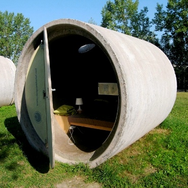 Das Park Hotel has rooms resembling sewer pipes.