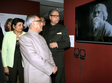 Mukherjee visiting an exhibition on Rabindranath Tagore.