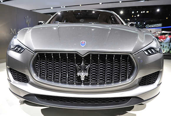 Front end view of Maserati Kubang SUV.
