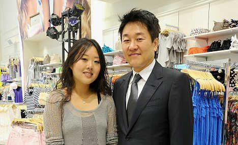 Do Won Chang with daughter Linda.