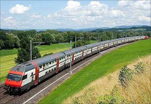 IC 2000 between Zurich and Luzern.