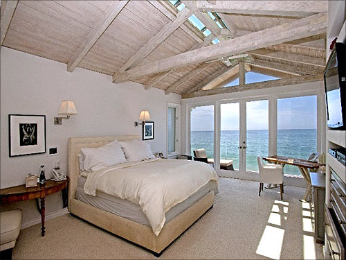 Sea facing bedroom.
