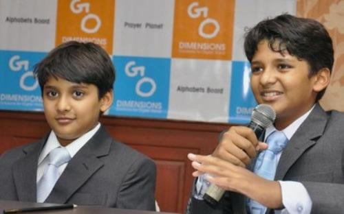 Shravan Kumaran and Sanjay Kumaran (L).