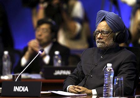 Prime Minister Manmohan Singh before the first session of the G20 Summit in Los Cabos.