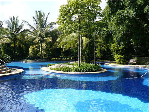 Swimming pool and spa of Bangalore campus.