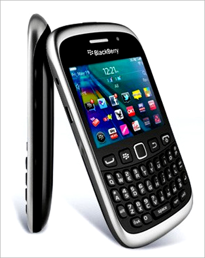 BlackBerry Curve 9320.