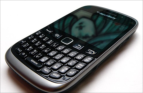 BlackBerry Curve 9320.