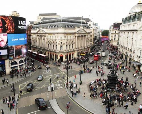 The Piccadilly Circus at rush hours.