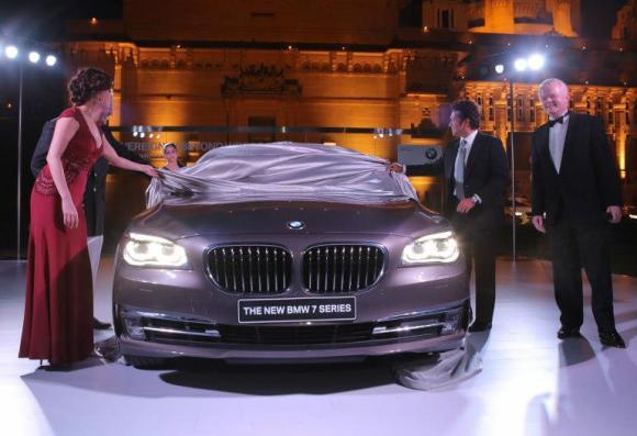 From (L to R) Bollywood actress Dia Mirza, Maharaja Gaj Singh II, Sachin Tendulkar and Philipp von Sahr, President, BMW Group India at the exclusive preview of the new BMW 7 Series.