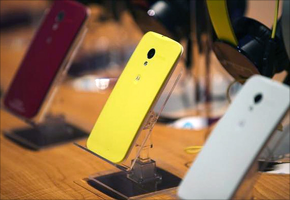  Motorola's new Moto X phones.