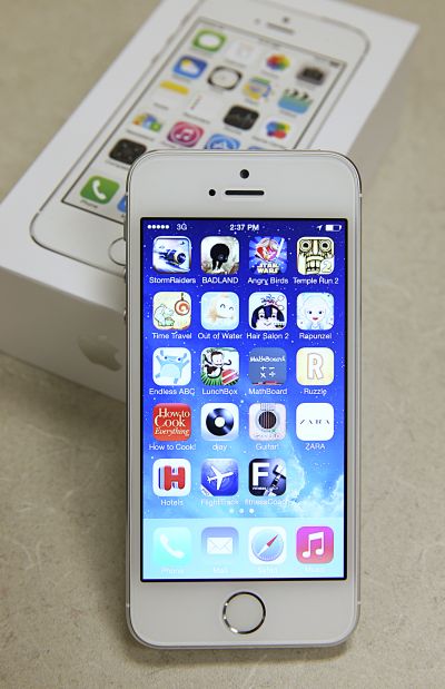 A new Apple iPhone 5S is on display at a Verizon store in Orem, Utah.