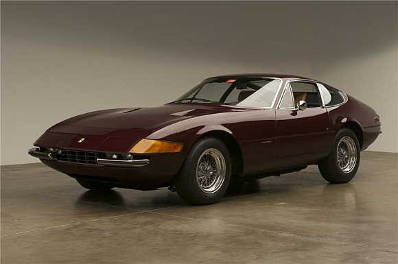1972 Ferrari 365 GTB went for $495,000.