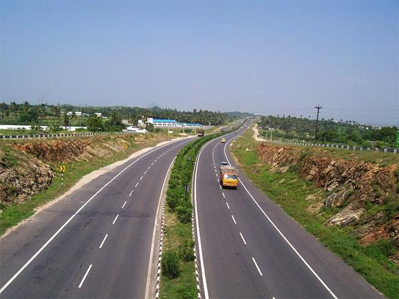 A view of the Salem-Coimbatore Highway from Chittode.