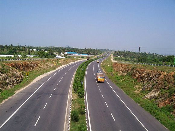 A view of the Salem-Coimbatore Highway from Chittode.