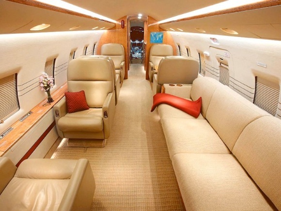 Interior of the Bombardier Challenger 604.