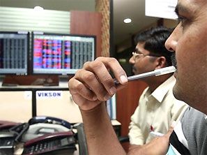 FIIs pull out Rs 7,600 cr from Indian debt market in a week. Photograph: Reuters