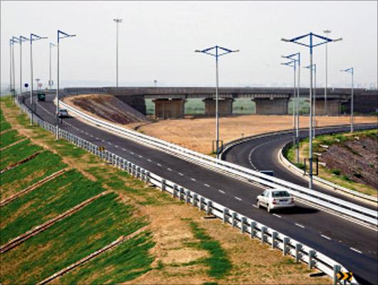  Delhi-Noida Toll Bridge. 