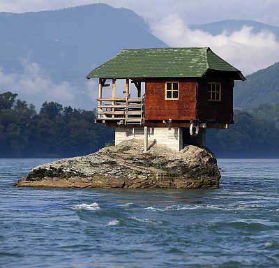 Let's take a look at some of the most unusual houses in the world.