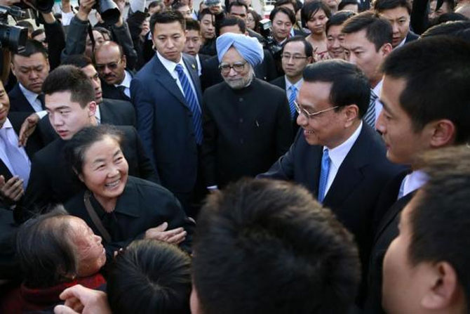 Chinese Premier Li Keqiang and Prime Minister Manmohan Singh visit the the Forbidden City in Beijing.