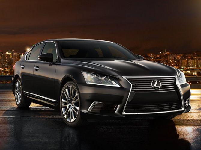 Lexus LS 460.