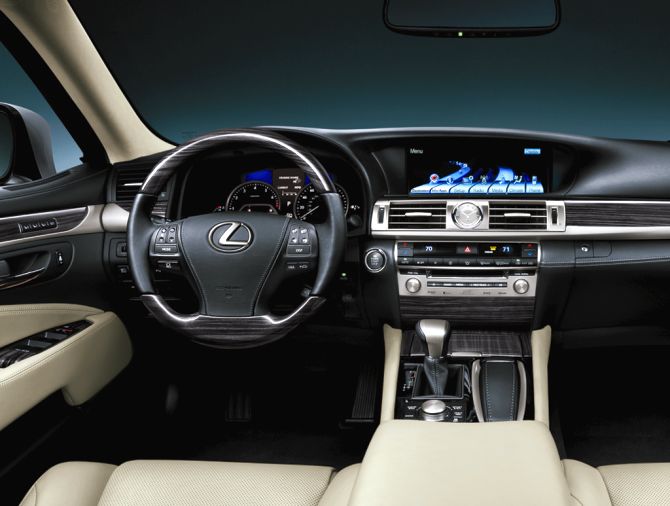 Lexus LS 460 interior.