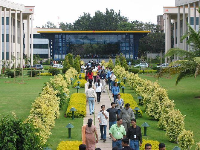 Lunch time at Electronic City campus, Infosys Technologies Ltd, Bengaluru.