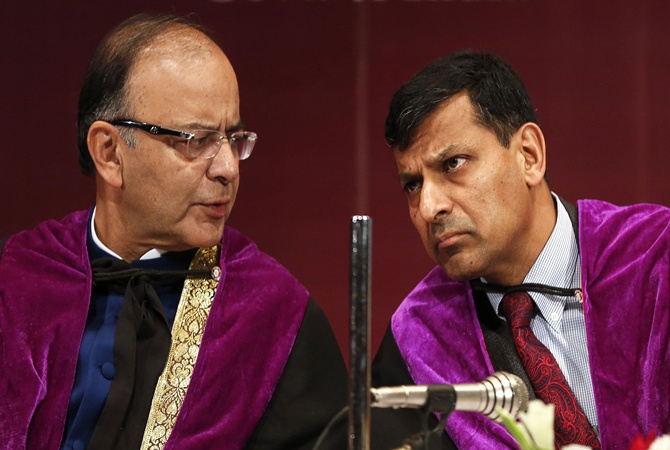 Finance Minister Arun Jaitley (L) and RBI Governor Raghuram Rajan. Photograph: Reuters 