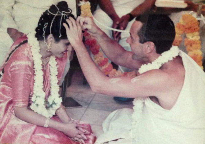 Ambarish Das weds Sharmila Bhattacharya in 1984 in India.