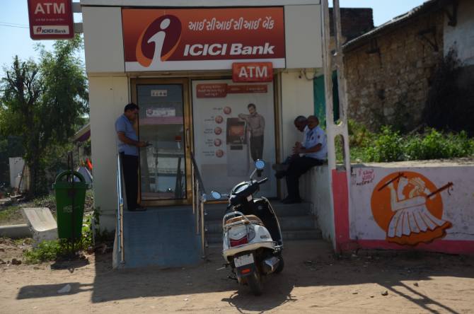 This ATM in Akodara had no furious crowds unlike other such ATMs in Ahmedabad and Gandhinagar. Being a cashless village most villagers find no need to withdraw money from here. As such this place has become a landmark of sorts for people from neighbouring village as they drop by to withdraw cash hassle-free. However, after about 10 to 15 withdrawals this ATM too ran out of cash by evening.
