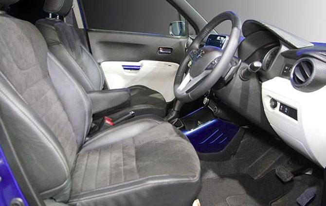 Maruti Ignis has a contemporary design. This micro SUV has a black ...