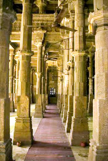 Ahmedabad's Jama Masjid dates from 1424. Photograph: Kind Courtesy Eric Pöhlsen/Wikimedia Commons