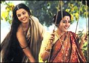 Aishwarya Rai and Raima in Chokher Bali