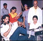 Robby Grewal [extreme left] and Sushmita Sen [extreme right] on the sets of Samay