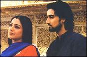 Tabu, Kunal Kapoor in Meenaxi