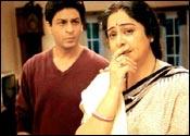 SRK and Kiron Kher in Main Hoon Na