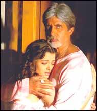 Aishwarya Rai, Amitabh Bachchan in KHGN