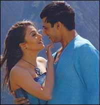 Aishwarya Rai and Vivek Oberoi in KHGN