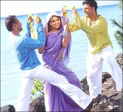 Salman Khan, Priyanka Chopra and Akshay Kumar in Mujhse Shaadi Karogi