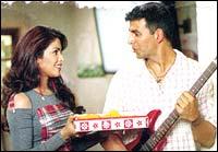 Priyanka Chopra and Akshay Kumar in Mujhse Shaadi Karogi