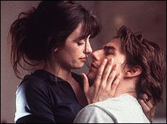 Penelope Cruz and Tom Cruise in Vanilla Sky