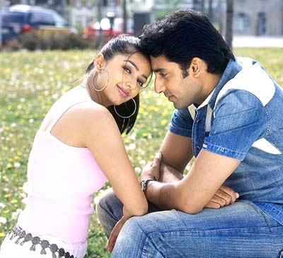 Bhoomika Chawla and Abhishek Bachchan in Run