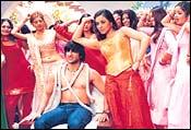 A still from Hum Tum