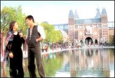 A still from Hum Tum