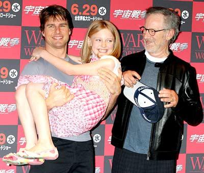 Tom Cruise, Dakota Fanning, and Steven Spielberg