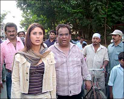 Kareena Kapoor with director Satish Kaushik
