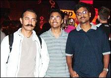 Aamir Khan with Mufeez (extreme right)